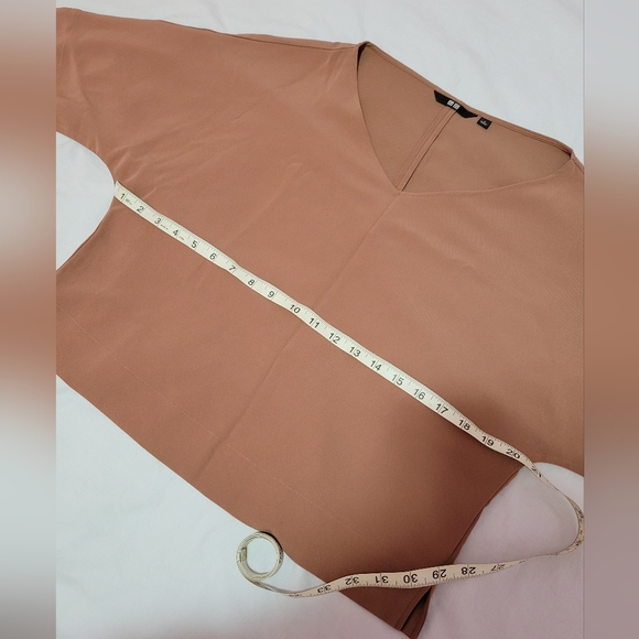 UNIQLO Women's Minimalist Oversized Warm Brown Boxy Top - Modern Relaxed Fit - Picture 7 of 8
